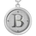 collar inicial de B