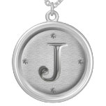 collar inicial de J