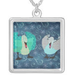 Collar ostentoso del azul del cisne