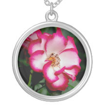 Collar rosado de la plata esterlina de la flor