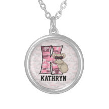 Collar rosado del monograma "K" de la koala del ni