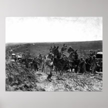 Compuertas flotantes en el fango poster