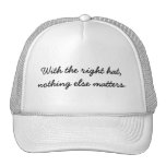 Con el gorra derecho, nada materias otras