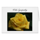 Con la tarjeta del rosa amarillo de la condolencia