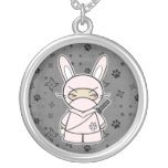 ¡Conejito de Ninja! Collar del gris de Ninjadorabl