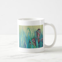 conejo en hierba tazas de café