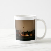 Coney Island en la noche Tazas