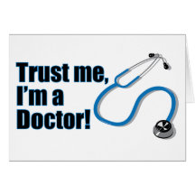 Confíeme en, yo son un doctor Graduation Card Tarjetón