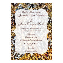 Conos rústicos del pino de Camo del país que casan Invitacion Personalizada