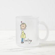 Contar con las camisetas y los regalos del bebé tazas