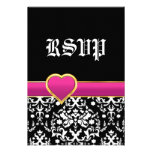 Corazón blanco negro de las rosas fuertes del dama invitaciones personalizada