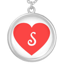 Corazón con monograma rojo llano collar
