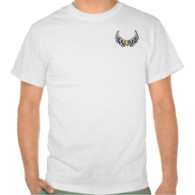 Corazón del arco iris con las alas camisetas