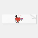 Corazón del caballero que sostiene rosas pegatina de parachoque