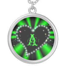 Corazón en a negro verde con letra pendiente personalizado