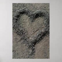 Corazón en rocas y suciedad posters