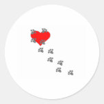 Corazón (impresiones de la pata) etiquetas redondas