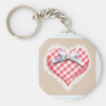 Corazón rojo de la guinga con el gráfico del arco llavero personalizado