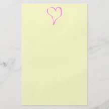 Corazón rosado y poner crema bonito del amor tarjeta publicitaria