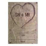 Corazón tallado en el árbol, naturaleza romántica  plantillas de tarjeta de negocio
