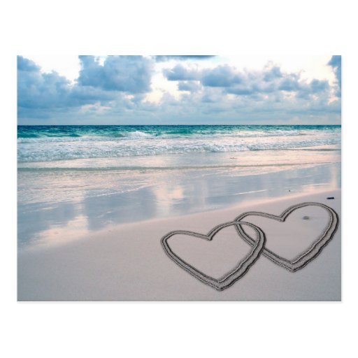 Corazones dibujados en la arena tarjetas postales