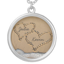 Corazones personalizados en el collar de la arena