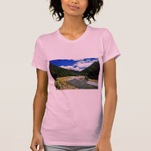 Corriente de la montaña, parque nacional de aspira camisetas