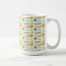Cosecha de la caída de la diversión con las hojas  taza de café