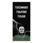 Cráneo de Halloween e invitación de la iluminación Lonas