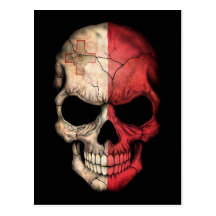 Cráneo maltés de la bandera en negro postal