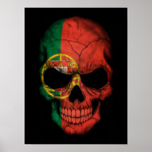 Cráneo portugués de la bandera en negro posters