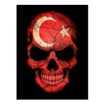 Cráneo turco de la bandera en negro tarjeta postal