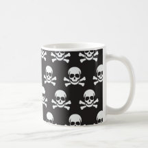 Cráneo y bandera pirata tazas de café