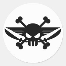 Cráneo y Crossbone con el pegatina de las espadas