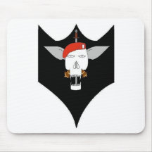 Cráneo y Kukris Tapete De Raton