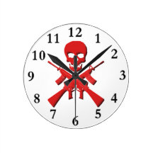 Cráneo y rifles reloj de pared