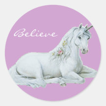 Crea a los pegatinas redondos del unicornio