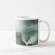 Criada de Niagara Falls de la taza de la niebla