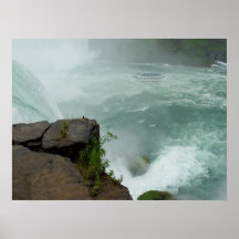 Criada de Niagara Falls del poster de la niebla