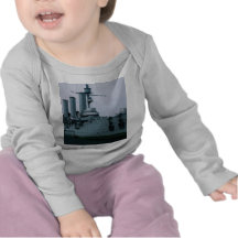 Crucero de la aurora, St Petersburg, Rusia Camisetas