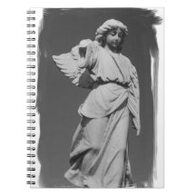 Cuaderno blanco y negro del ángel