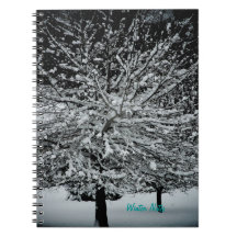 Cuaderno oscuro del árbol Nevado