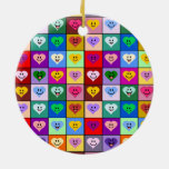 Cuadrados sonrientes de los corazones del arco iri ornamentos de reyes