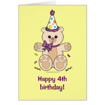 Cuarto cumpleaños feliz con la tarjeta del peluche