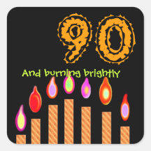 Cumpleaños de las velas del oro 90.o - quemando br pegatinas cuadradas