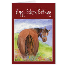 Cumpleaños divertido tardío feliz, caballo detrás  tarjetón