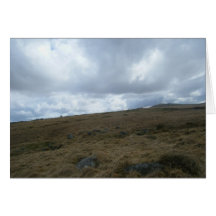 Dartmoor con un cielo pesado tarjetas