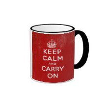 De color rojo oscuro del vintage apenada guardan c taza de café