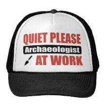 De la tranquilidad arqueólogo por favor en el trab gorro