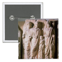 Detalle del friso que muestra los emperadores Hadr Pins
